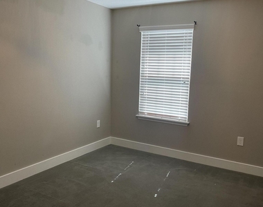 7003 Butterfield Court - Photo Thumbnail 9