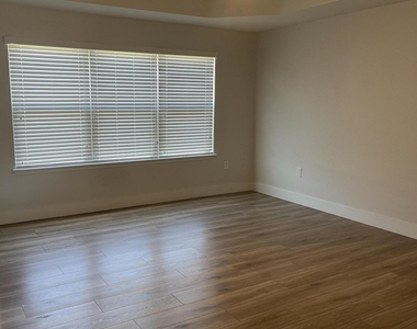 7003 Butterfield Court - Photo Thumbnail 15