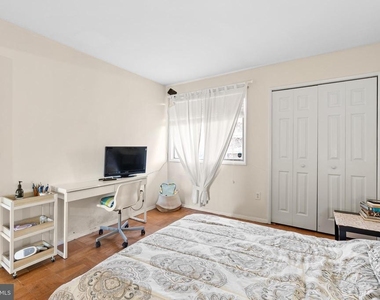 7244 Donnell Place - Photo Thumbnail 12