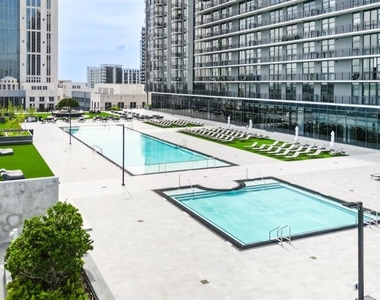 434 N Orange Avenue - Photo Thumbnail 3