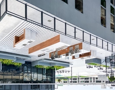 434 N Orange Avenue - Photo Thumbnail 1