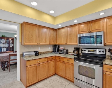 5409 Palm Aire Drive - Photo Thumbnail 14