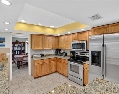 5409 Palm Aire Drive - Photo Thumbnail 12
