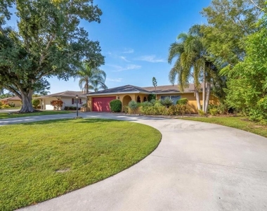 5409 Palm Aire Drive - Photo Thumbnail 2