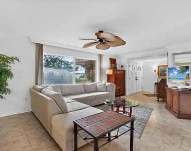 5409 Palm Aire Drive - Photo Thumbnail 7