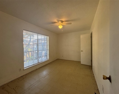 6405 Westward Street - Photo Thumbnail 6