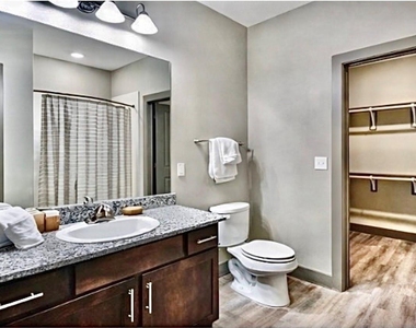 1920 Hollister Street - Photo Thumbnail 6