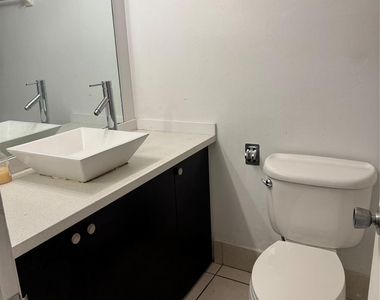 6200 Ne 22nd Way - Photo Thumbnail 10
