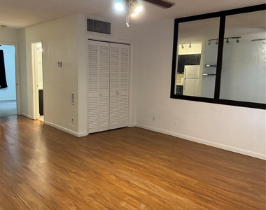 6200 Ne 22nd Way - Photo Thumbnail 5