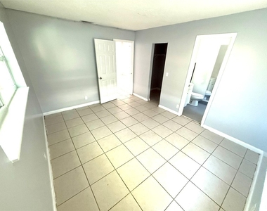 7480 10th Court - Photo Thumbnail 4
