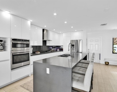 1035 Boca Cove Lane - Photo Thumbnail 13