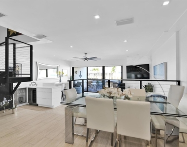 1035 Boca Cove Lane - Photo Thumbnail 18