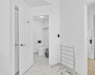 1035 Boca Cove Lane - Photo Thumbnail 40