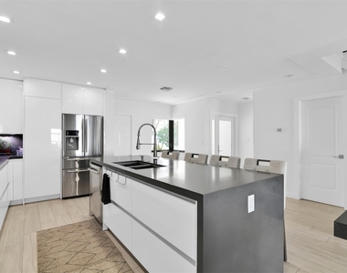 1035 Boca Cove Lane - Photo Thumbnail 10