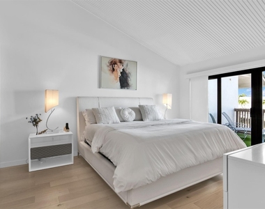 1035 Boca Cove Lane - Photo Thumbnail 32