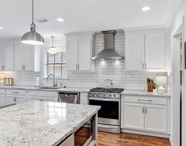 607 W Cedar Street - Photo Thumbnail 1