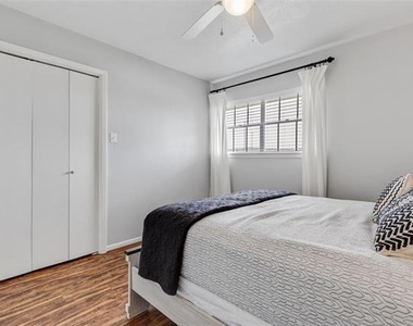 607 W Cedar Street - Photo Thumbnail 21