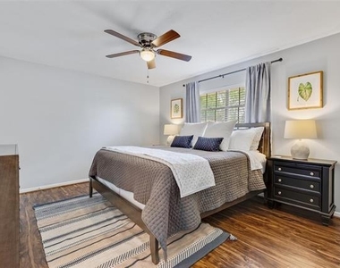 607 W Cedar Street - Photo Thumbnail 24