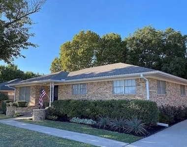 607 W Cedar Street - Photo Thumbnail 12