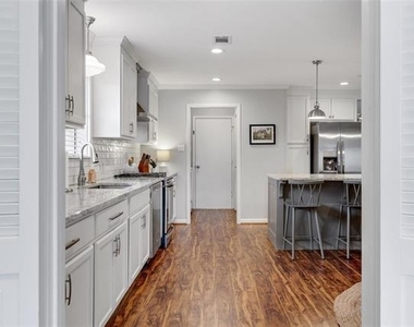 607 W Cedar Street - Photo Thumbnail 25