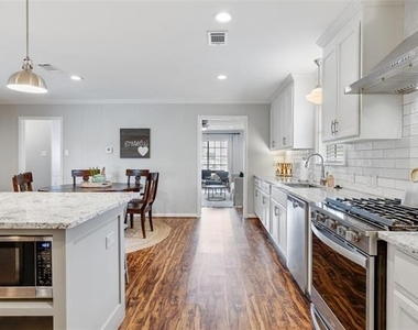 607 W Cedar Street - Photo Thumbnail 4