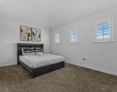 2305 Hickey Drive - Photo Thumbnail 9