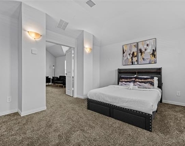 2305 Hickey Drive - Photo Thumbnail 10