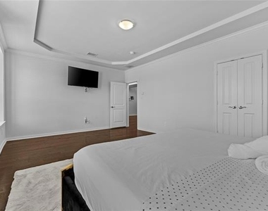 2305 Hickey Drive - Photo Thumbnail 27