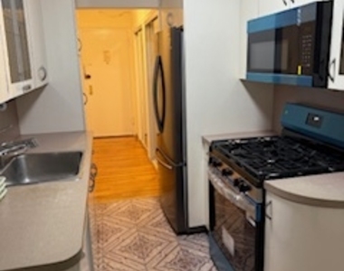 759 East 10th Street - Photo Thumbnail 9