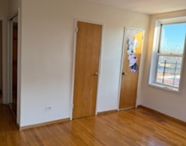 759 East 10th Street - Photo Thumbnail 5