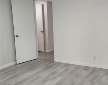 312 E Dryden Street - Photo Thumbnail 12