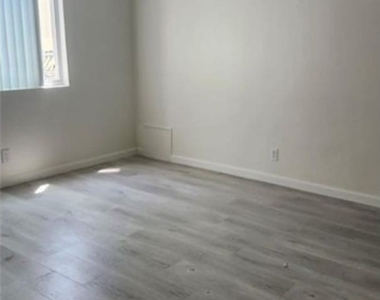 312 E Dryden Street - Photo Thumbnail 15