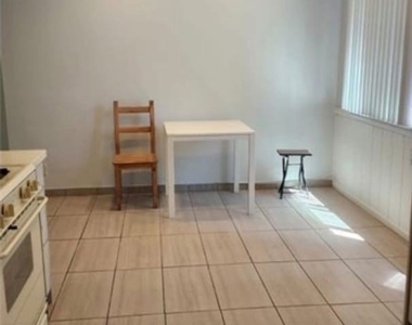 312 E Dryden Street - Photo Thumbnail 4