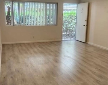 312 E Dryden Street - Photo Thumbnail 2