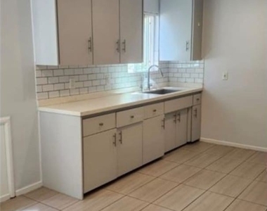 312 E Dryden Street - Photo Thumbnail 5