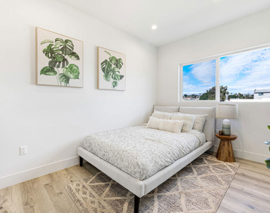 222 N Coronado Street - Photo Thumbnail 8