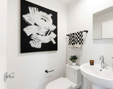 222 N Coronado Street - Photo Thumbnail 12