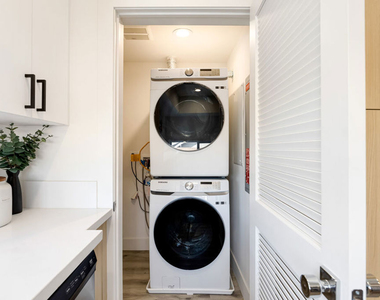 222 N Coronado Street - Photo Thumbnail 11