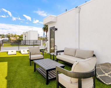 222 N Coronado Street - Photo Thumbnail 13