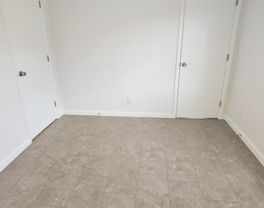 914 10th Street - Photo Thumbnail 13