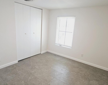 914 10th Street - Photo Thumbnail 7