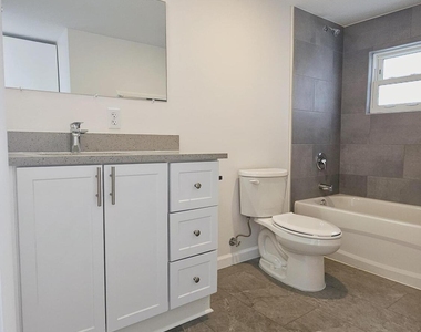 914 10th Street - Photo Thumbnail 15