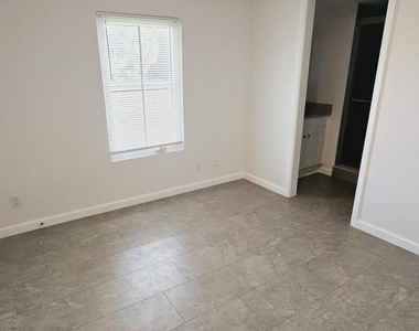 914 10th Street - Photo Thumbnail 9