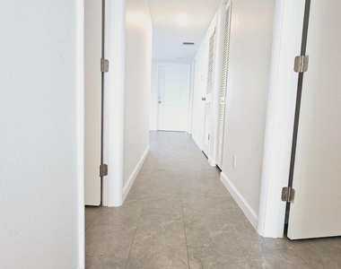 914 10th Street - Photo Thumbnail 6