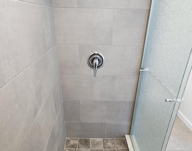 914 10th Street - Photo Thumbnail 12