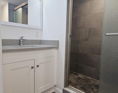 914 10th Street - Photo Thumbnail 11