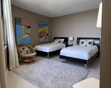 2800 N Ocean Drive - Photo Thumbnail 21