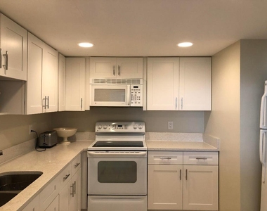 2800 N Ocean Drive - Photo Thumbnail 9
