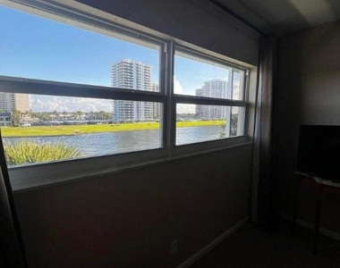 20 Yacht Club Drive - Photo Thumbnail 14