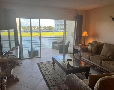 20 Yacht Club Drive - Photo Thumbnail 3